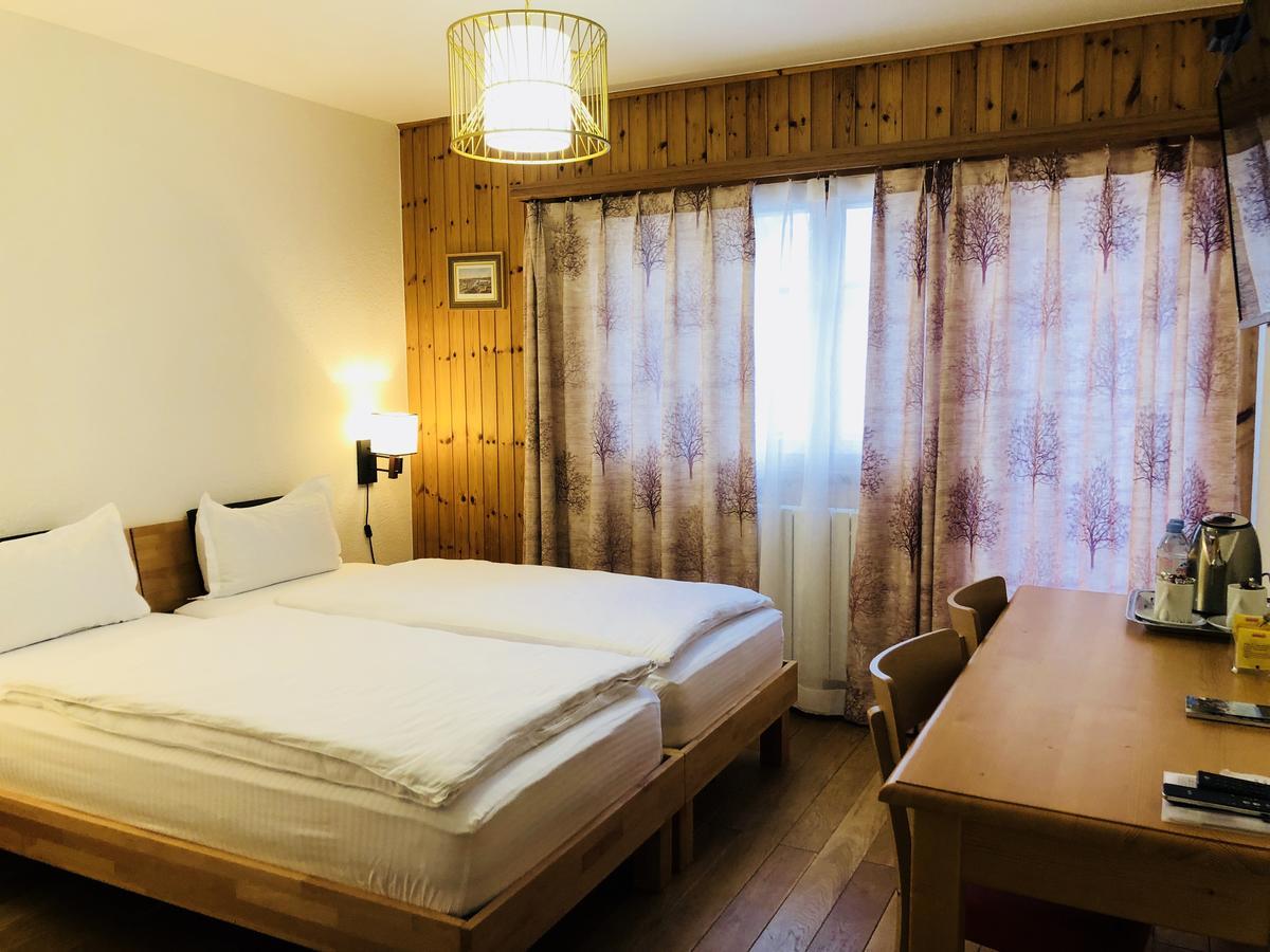 Qi-Lin Hotel Restaurant Ayer Екстериор снимка