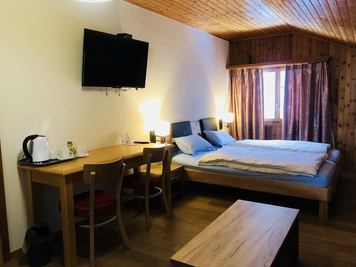 Qi-Lin Hotel Restaurant Ayer Екстериор снимка
