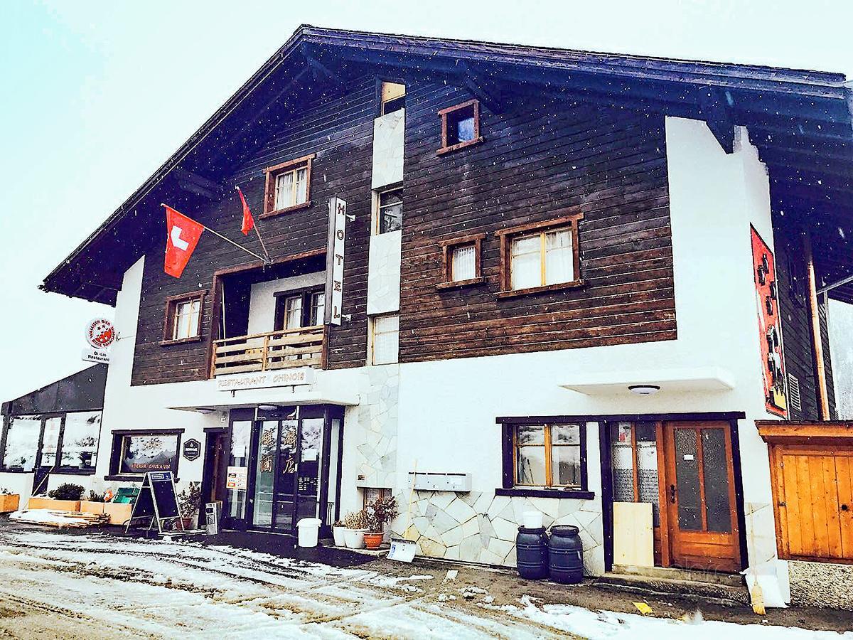 Qi-Lin Hotel Restaurant Ayer Екстериор снимка