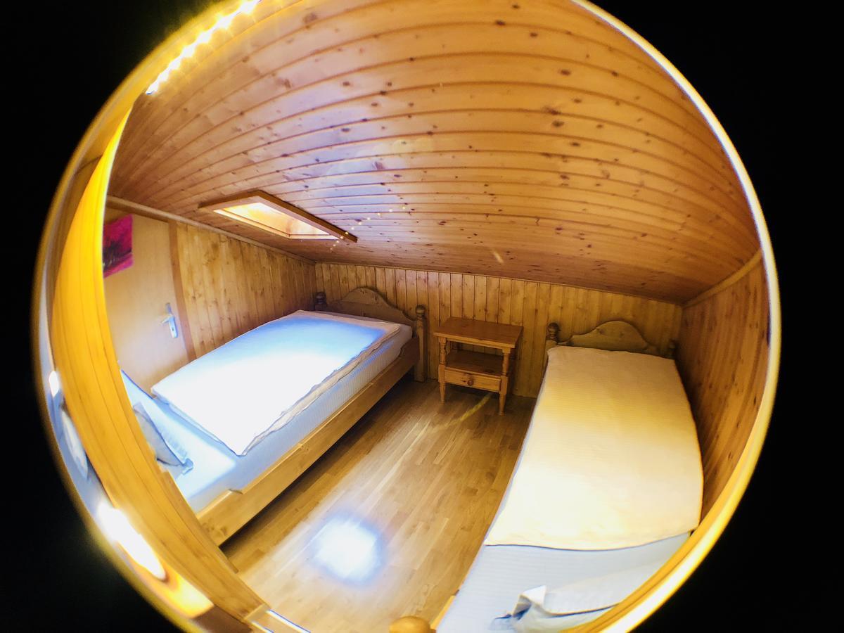 Qi-Lin Hotel Restaurant Ayer Екстериор снимка