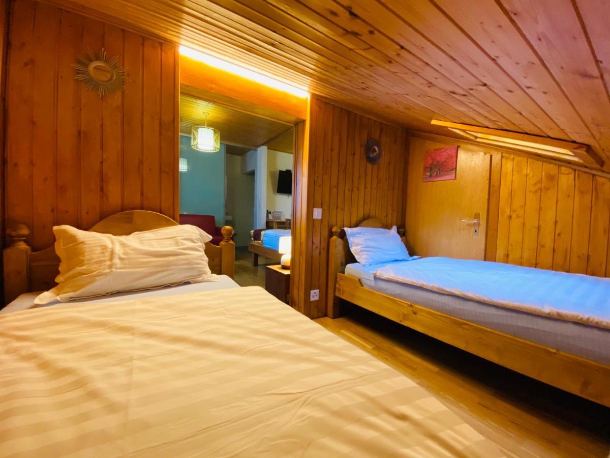Qi-Lin Hotel Restaurant Ayer Екстериор снимка
