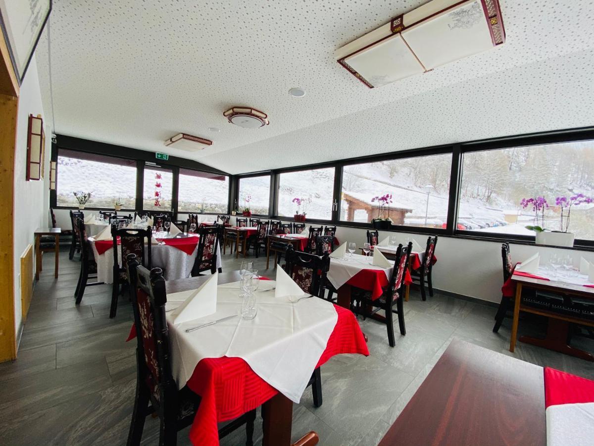 Qi-Lin Hotel Restaurant Ayer Екстериор снимка