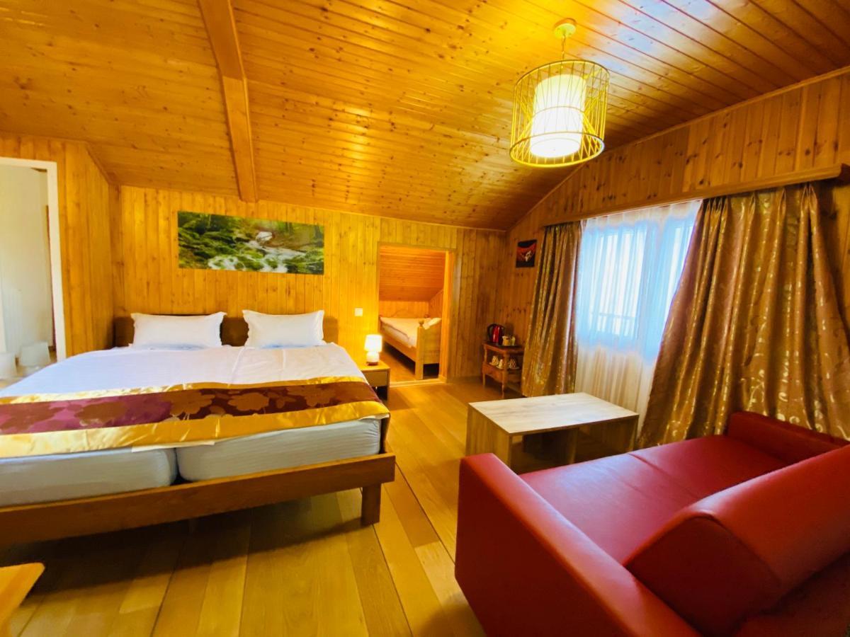 Qi-Lin Hotel Restaurant Ayer Екстериор снимка