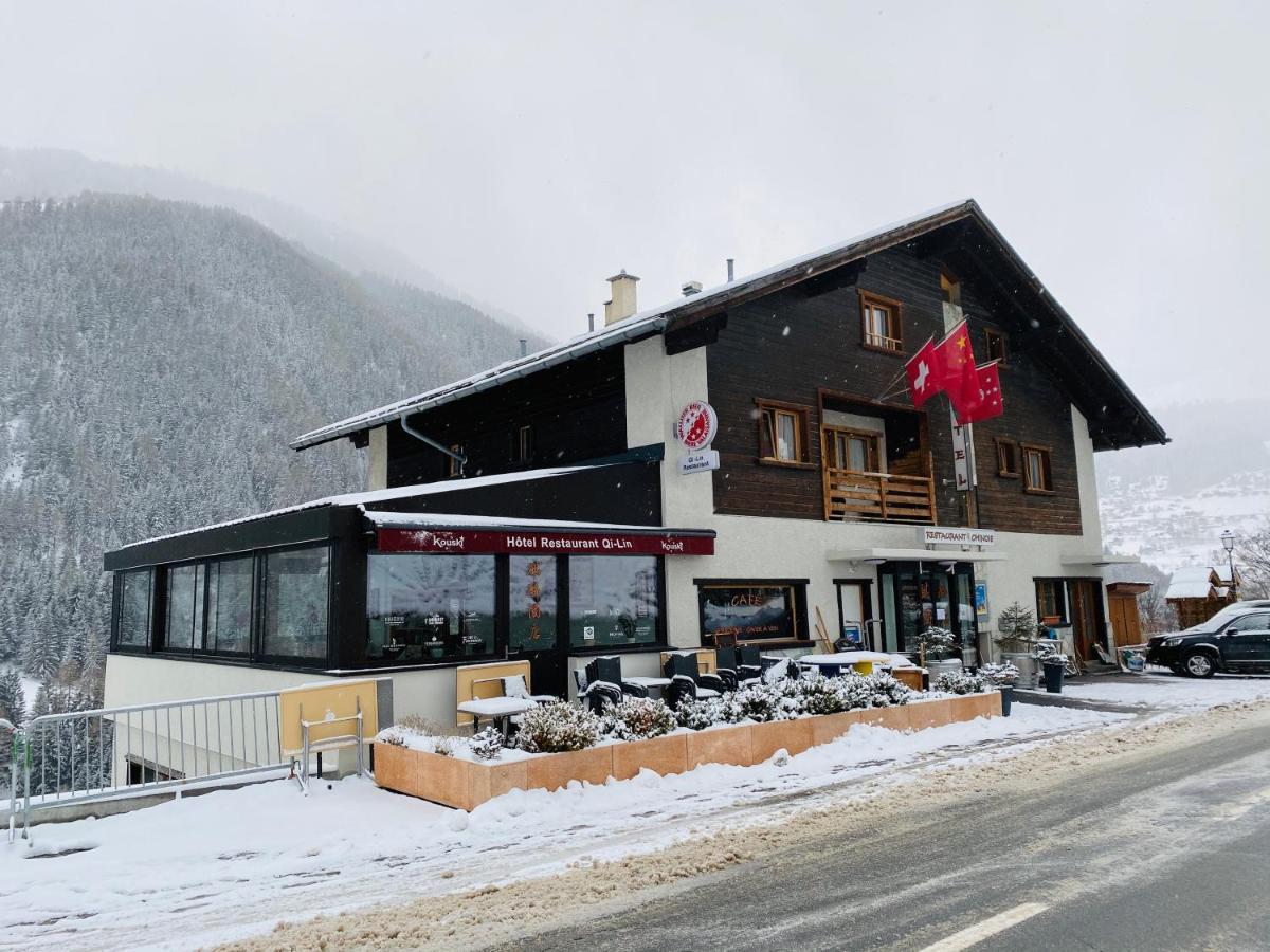 Qi-Lin Hotel Restaurant Ayer Екстериор снимка